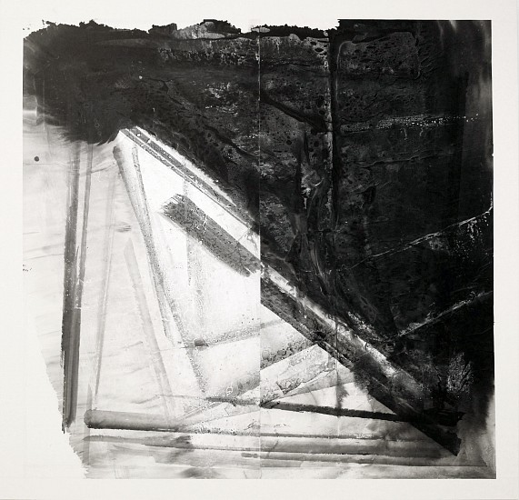 Zheng Chongbin, Reversed Triangle
2014, Ink and acrylic on xuan paper